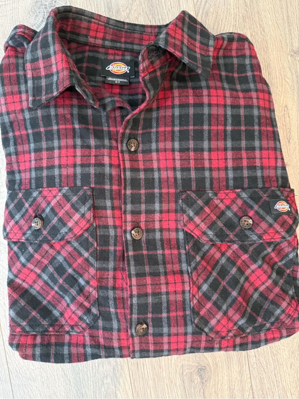 Dickies Men's Woven Red Plaid Flannel Shirt Size Small Long Sleeve Relaxed Fit